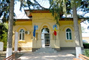 Transportul funcționarilor, decontat ilegal de Primăria Movilița
