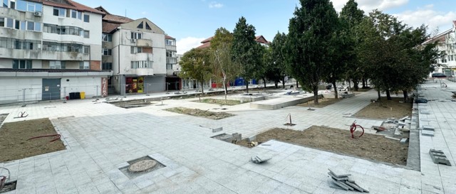 Jocuri de lumini și muzică oferite de noile fântâni arteziene ale Sloboziei