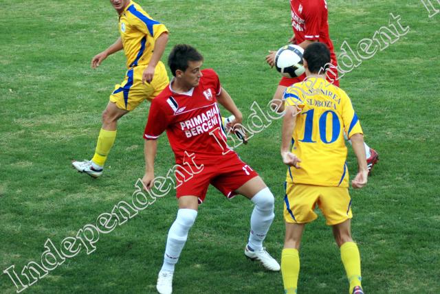 Galben-albaștri pe val