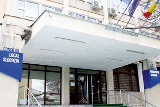 Primăria Slobozia solicită transformarea a peste 2,1 milioane de lei în «zile de muncă în folosul comunității»