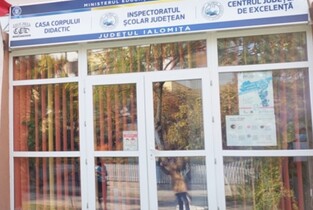 Inspectoratul Școlar Județean Ialomița a comasat doar școlile din orașe