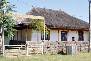 «Gospodăria țărănească» din Jilavele, cu lacătul pe ușă