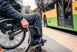 Mijloacele de transport în comun din Ialomița, fără acces pentru persoanele cu dizabilități
