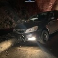 Urziceni: Șoferița de 19 ani a intrat cu mașina într-un cap de pod
