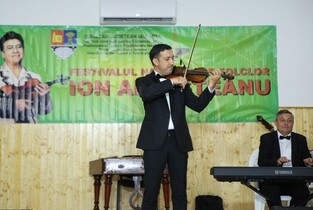 Albești: A debutat ediția a XVI-a a Festivalului Național de Tarafuri «Ion Albeșteanu»