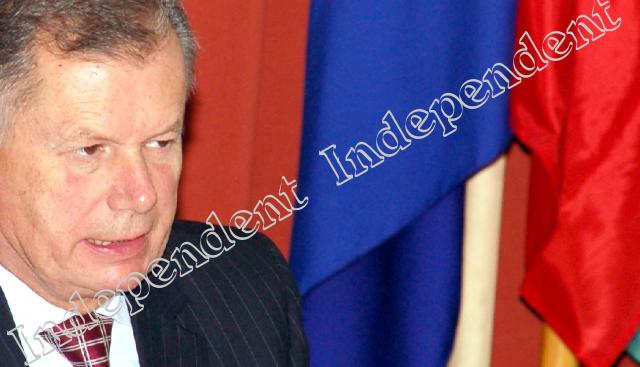 Consiliul Județean împarte ultimele firimituri bugetare