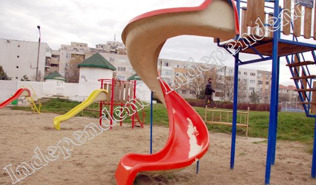 Patinoar de plastic pentru partidul lui Ionașcu
