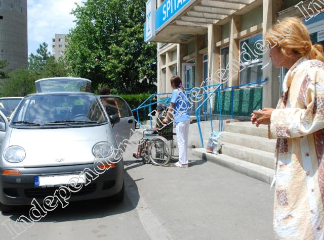 Pacienții Spitalului Județean cotizează la ecograful doctorului Chiciu