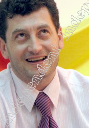 Prefectul Teculescu caută pamântul făgăduințelor politice