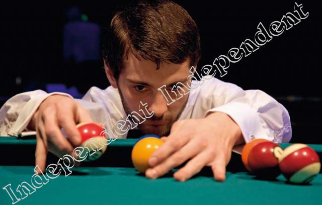 Campionul mondial de biliard artistic, Gabriel Vișoiu la Moon Biliards Caffe din Slobozia