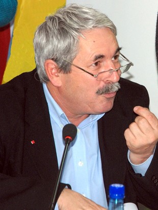 «Voi renunța la candidatură doar dacă dispar fizic!»