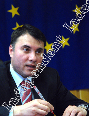 Fostul șef al Biroului Vamal Slobozia, Ionuț Scrioșteanu, trimis în judecată pentru «luare de mită»