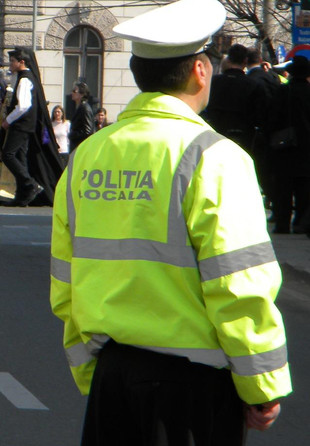 Slobozia: Polițist local reținut pentru luare de mită