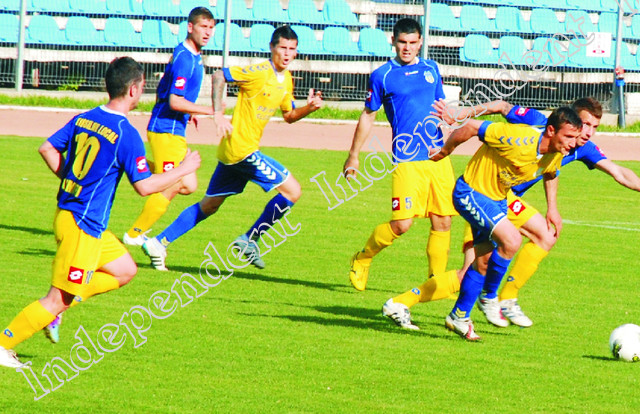 Capul sus, băieți!