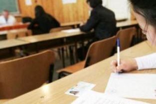 Ialomița: Și-a alăptat copilul în timpul probei scrise la Limba Română!