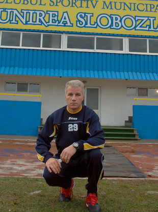 «Ideal este să țintim cât mai sus! Dar trebuie să rămânem cu picioarele pe pământ...»