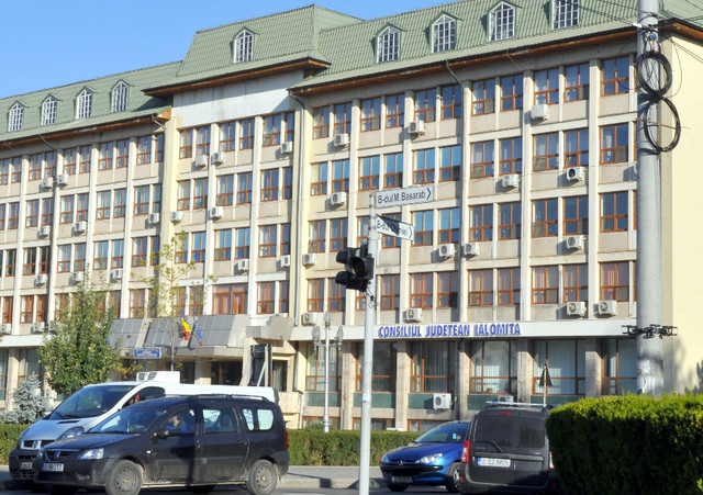 Consiliul Județean Ialomița revendică Palatul Administrativ