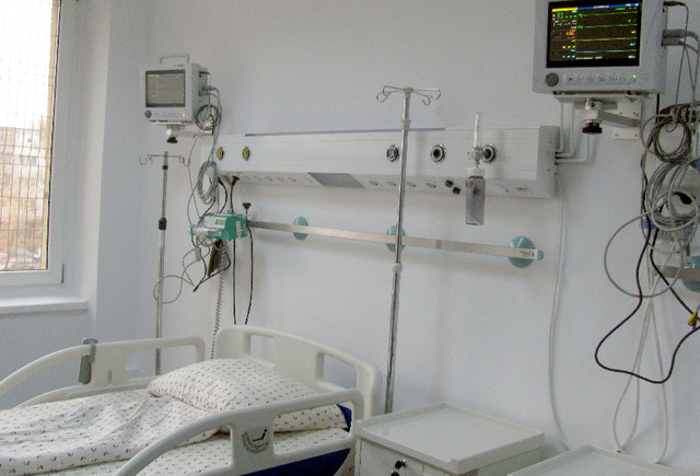 Compartiment de Terapie Intensivă la Neurologie, incubatoare la Neonatologie