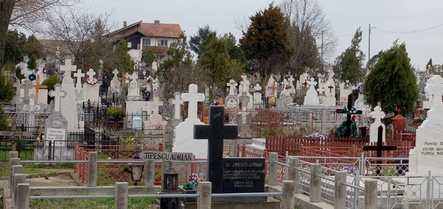 Slobozia nu mai are locuri de veci